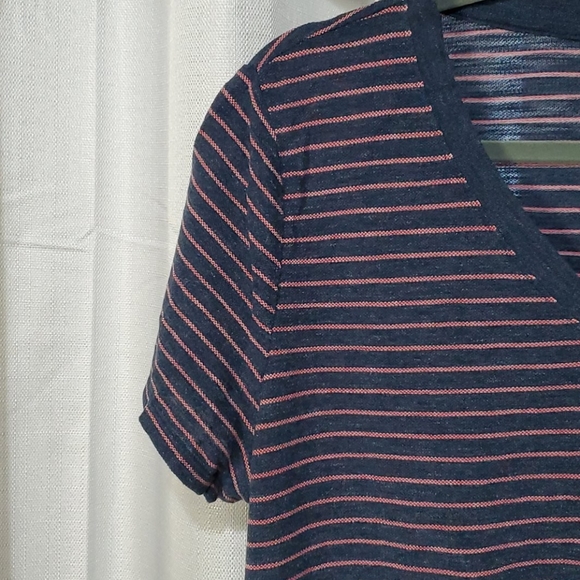 Universal Thread t-shirt - Picture 4 of 6